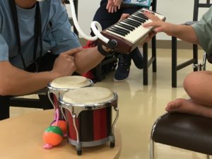 親子ミニコンサート～にじ組（年長児）・こころみ（小学生）編～